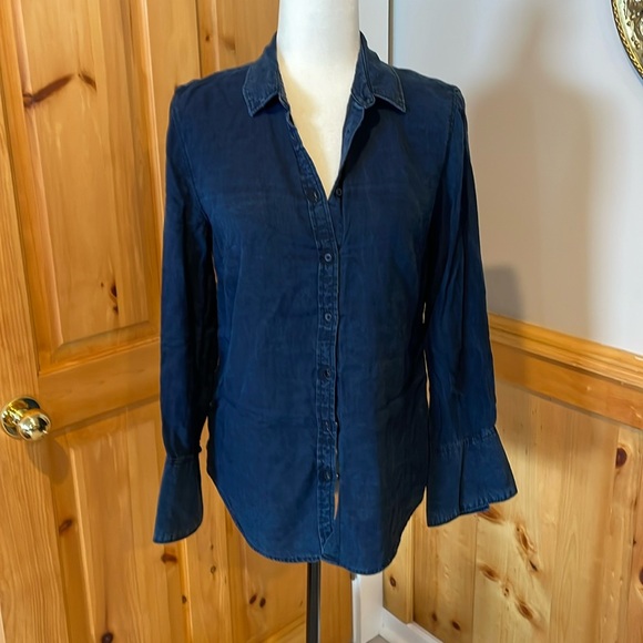 Banana Republic Denim shirt - Picture 1 of 10